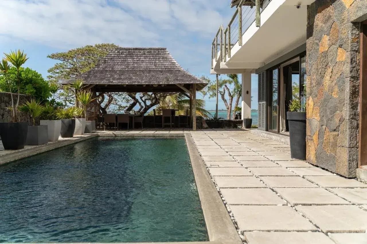 Villa de luxe en bord de mer avec piscine privée et vues sur l'océan — achat immobilier à Maurice