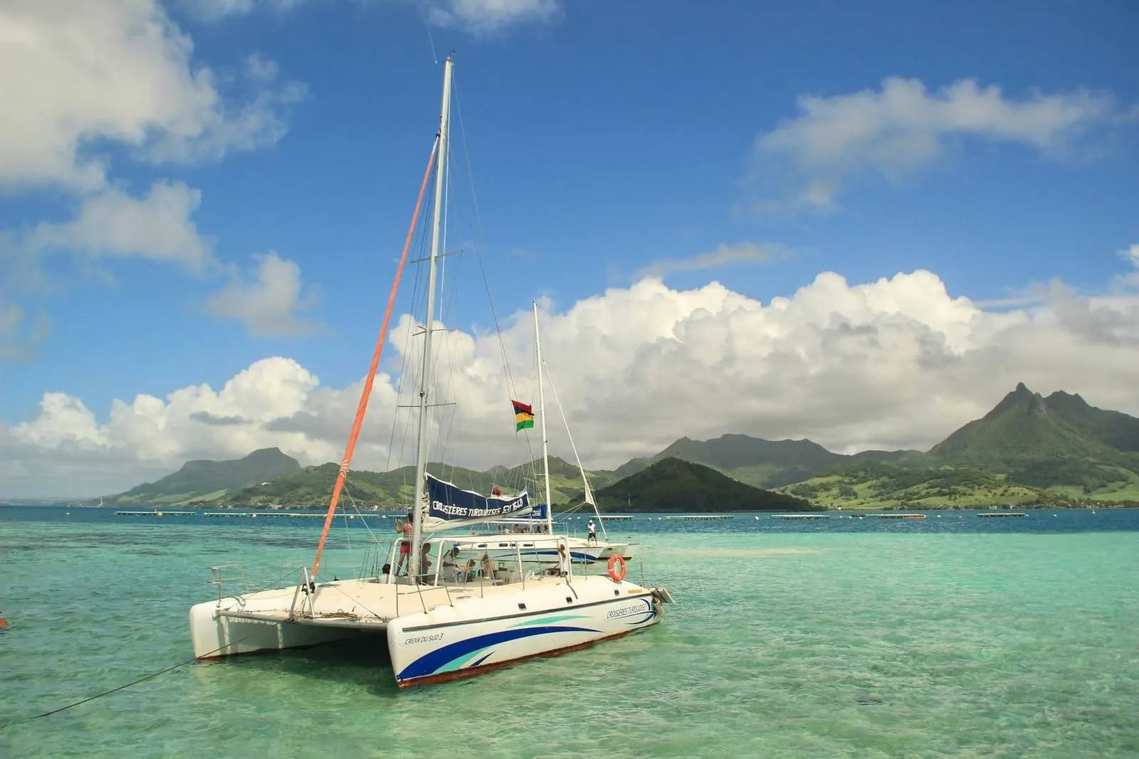 Catamaran et lagon turquoise à Maurice